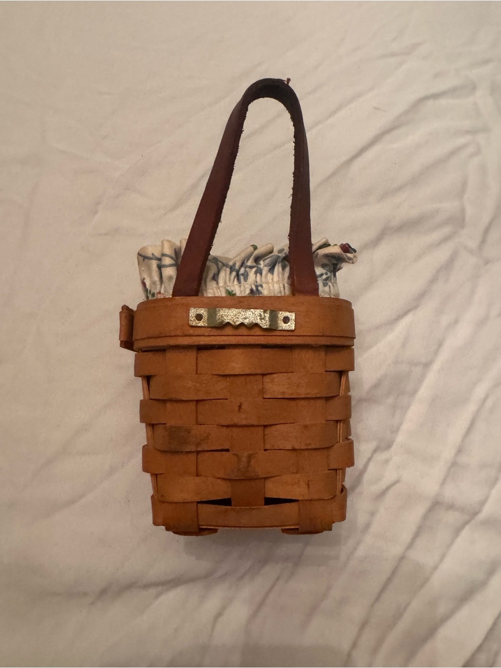 Longaberger Chive Basket 1996 with Floral Ruffle Liner and plastic liner - Picture 6 of 8